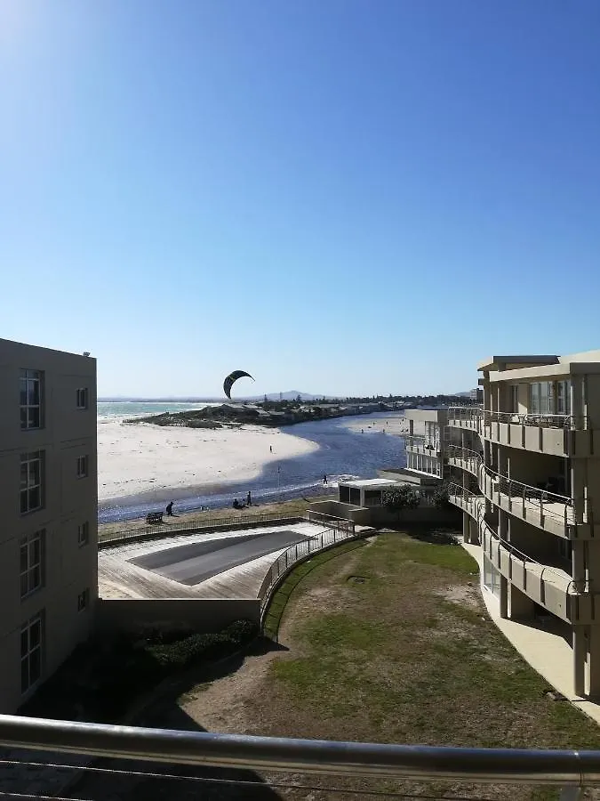 アパートホテル A310 Lagoon Beach Apartment & Spa ケープタウン