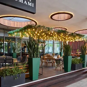 Century Urban Square Otel