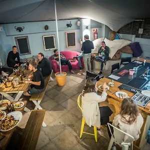Atlantic Point Backpackers Hostal